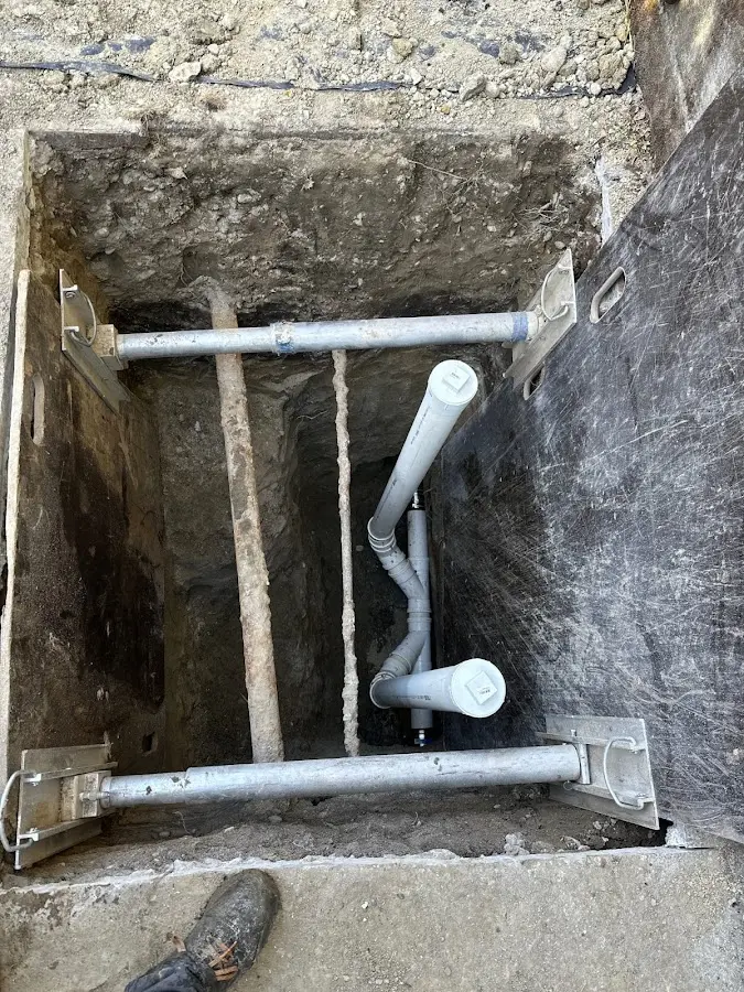 Experienced plumber completing Drain Cleaning work in Hybla Valley